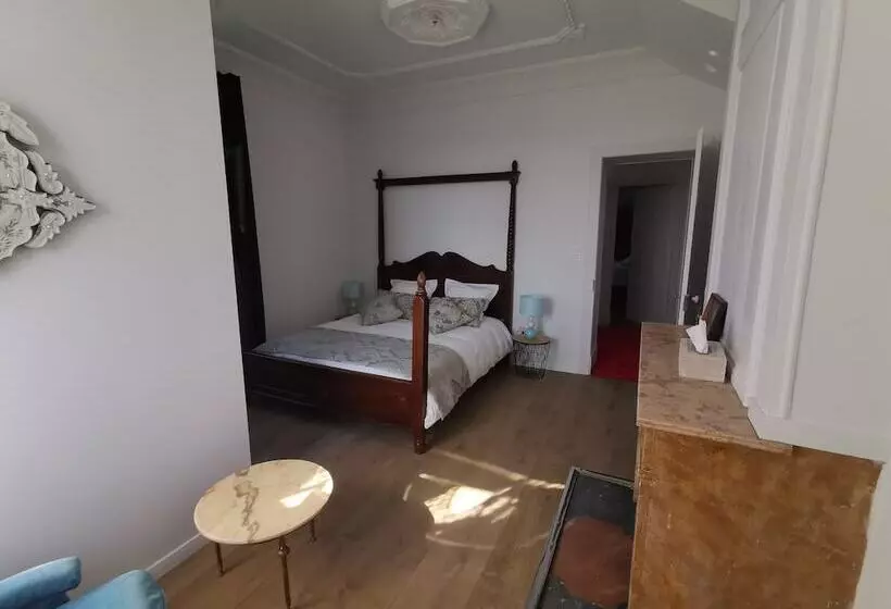 Majatalo Chateau De Saintgenix