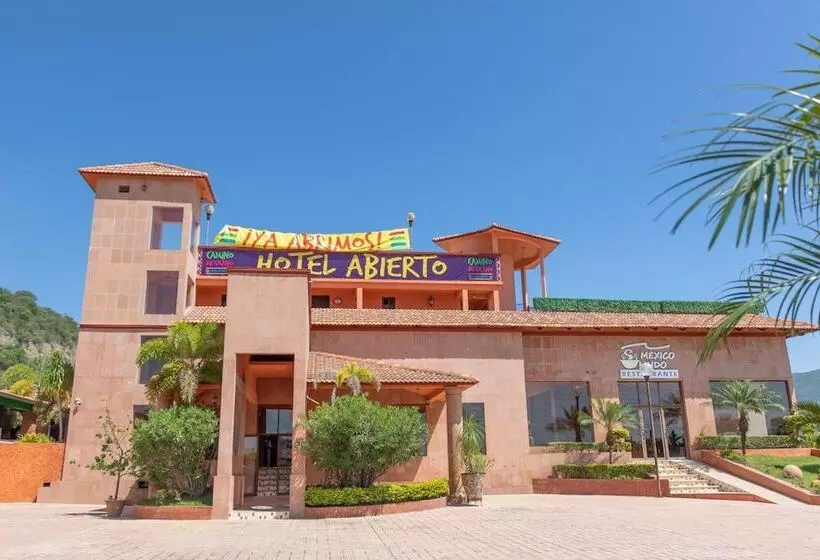 Camino Mexicano Hotel & Resort