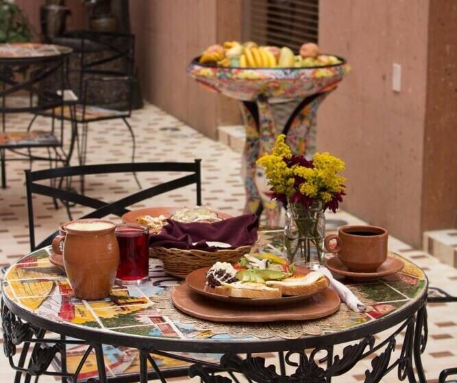 Camino Mexicano Hotel & Resort