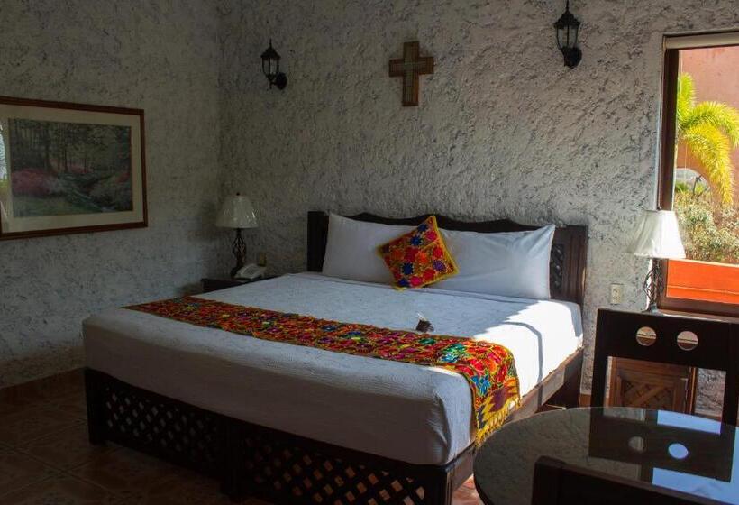 Camino Mexicano Hotel & Resort