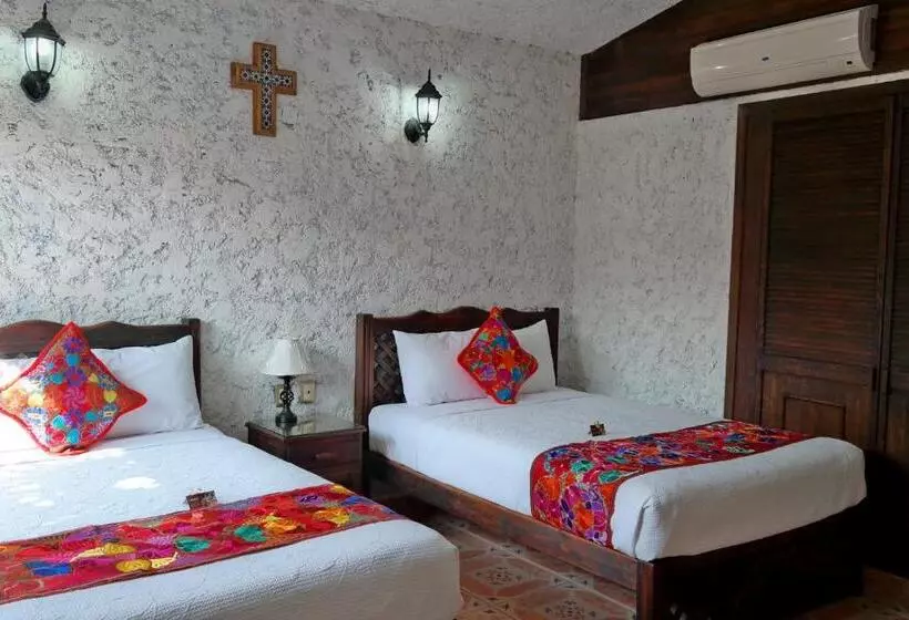 Camino Mexicano Hotel & Resort