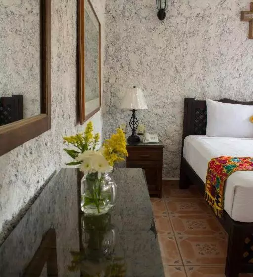 Camino Mexicano Hotel & Resort