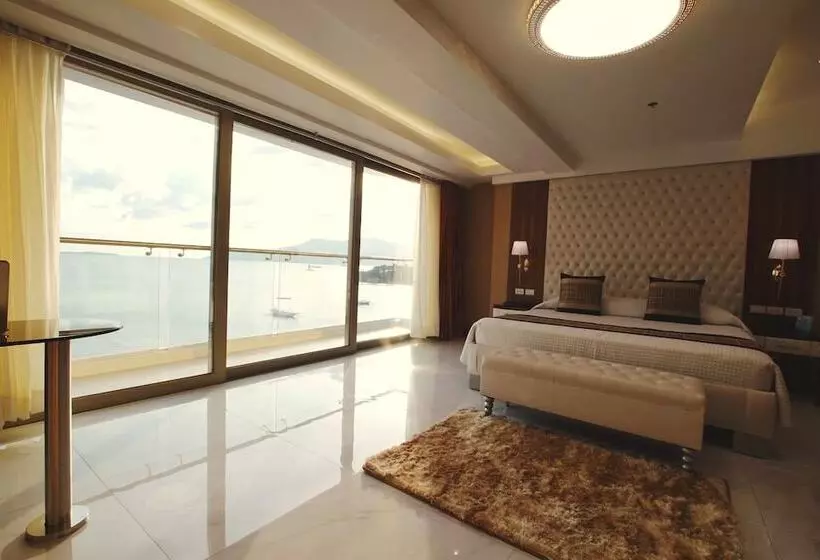 Central Park Reef Resort