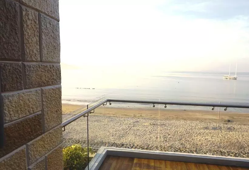 Central Park Reef Resort