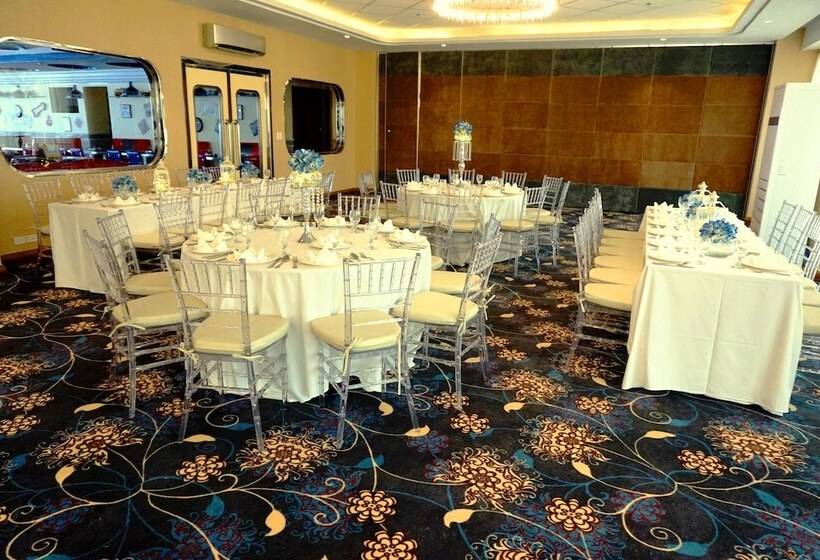 Central Park Reef Resort