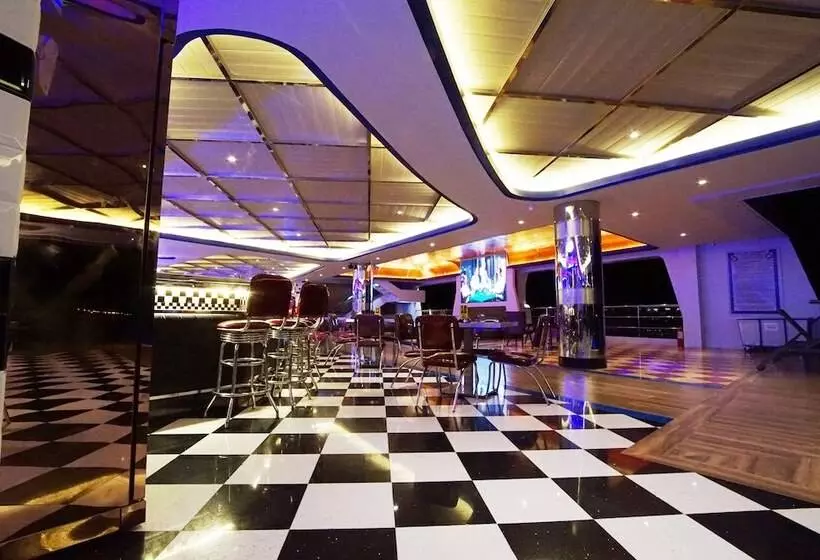 Central Park Reef Resort