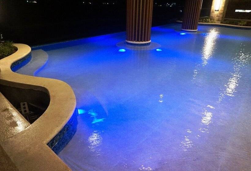 Central Park Reef Resort