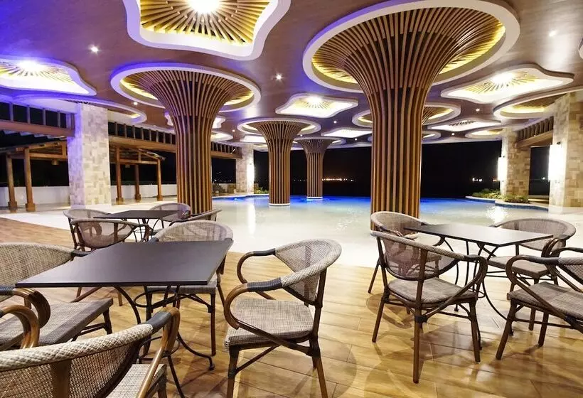 Central Park Reef Resort