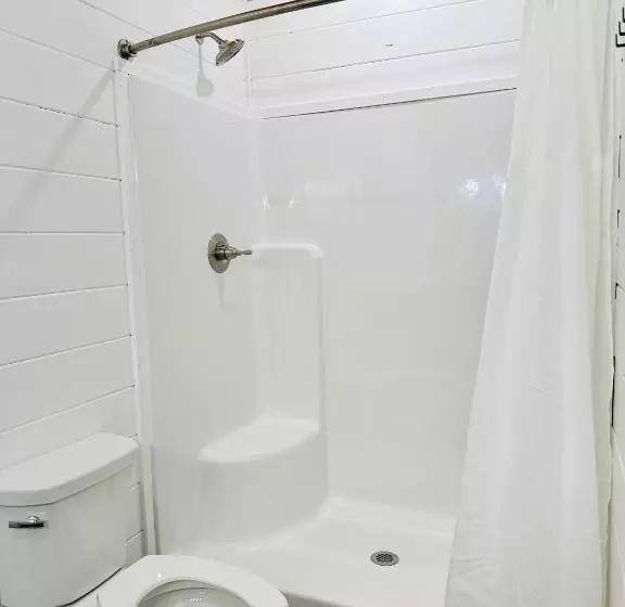 ホテル Knotty Squirrel Cabins