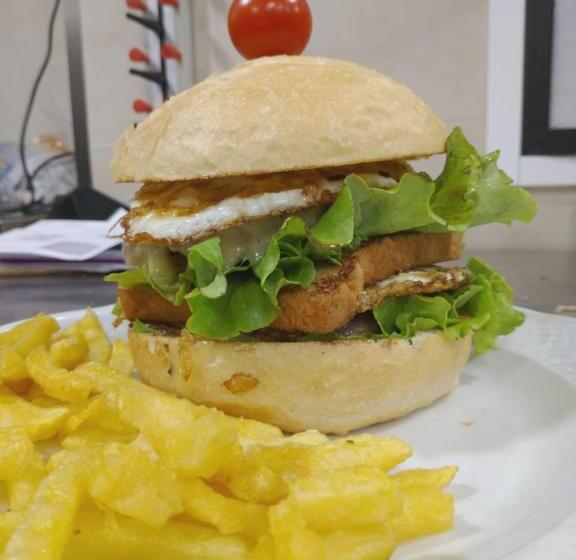 פנסיון Hostal Cid