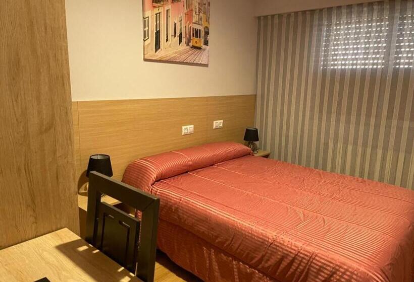 פנסיון Hostal Cid