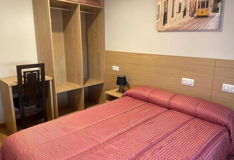 פנסיון Hostal Cid