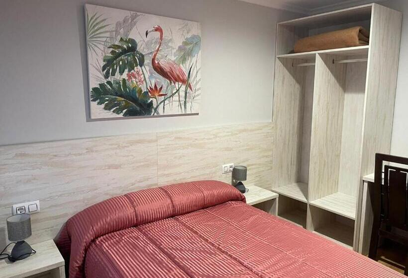 פנסיון Hostal Cid