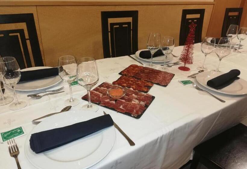 פנסיון Hostal Cid