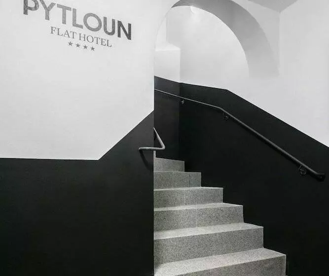 Pytloun Flat