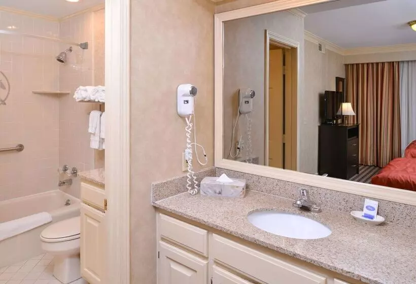 فندق Best Western Brentwood