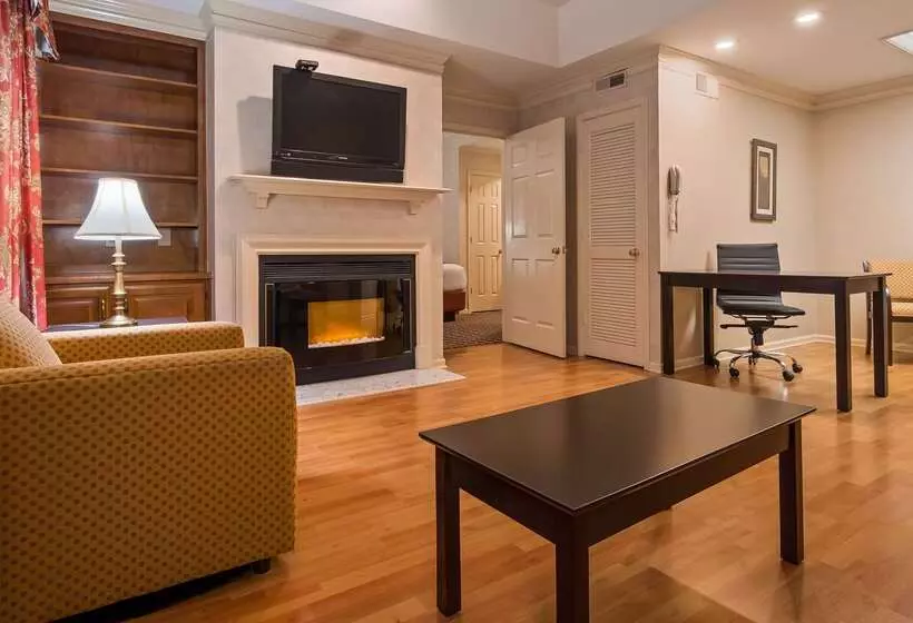 فندق Best Western Brentwood