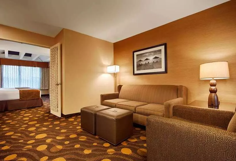 Best Western Plus Suites Hotel Coronado Island