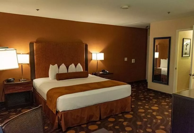 Best Western Plus Suites Hotel Coronado Island