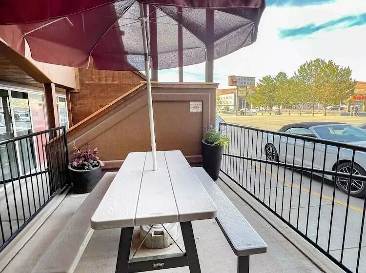 Отель Big Horn Lodge