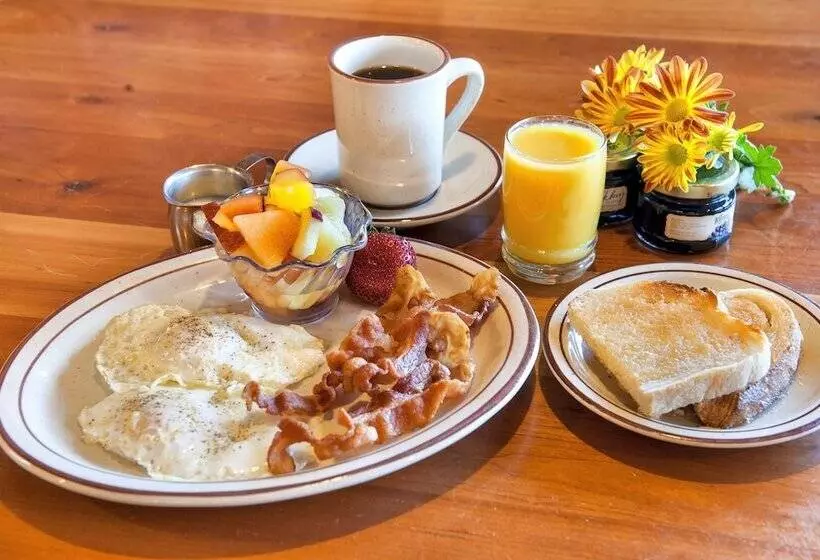 Отель Big Horn Lodge