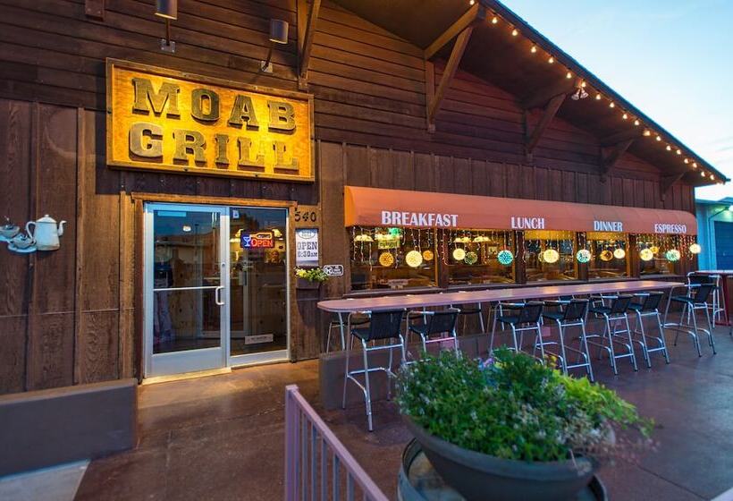 هتل Big Horn Lodge