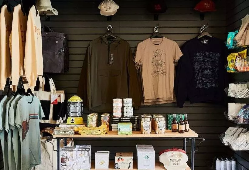 Отель Bluebird Sunapee