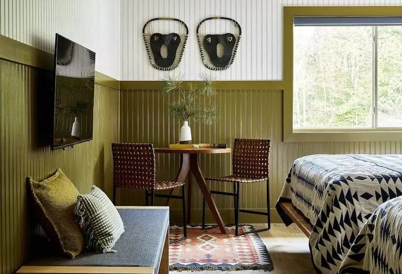 Отель Bluebird Sunapee