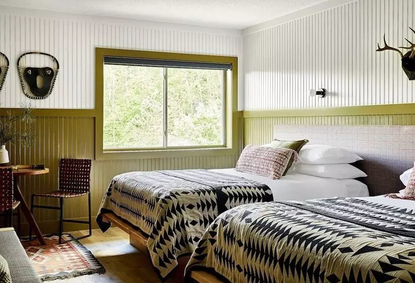 Отель Bluebird Sunapee