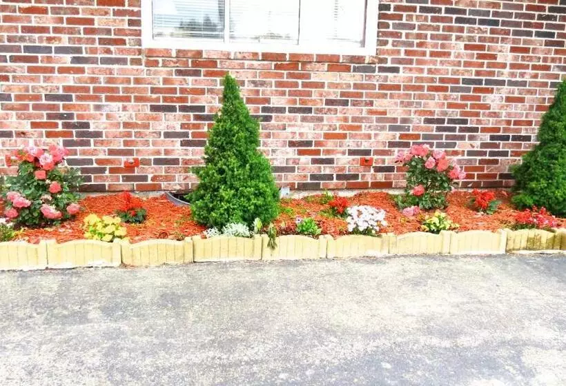 בית מלון כפרי Budget Host Airport Inn