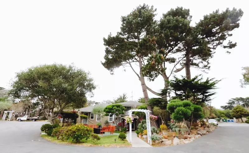 فندق على الطريق Bideawee Inn And Cottages