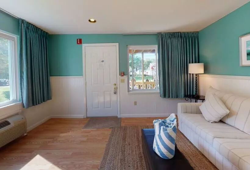 Мотель Breezeway Resort