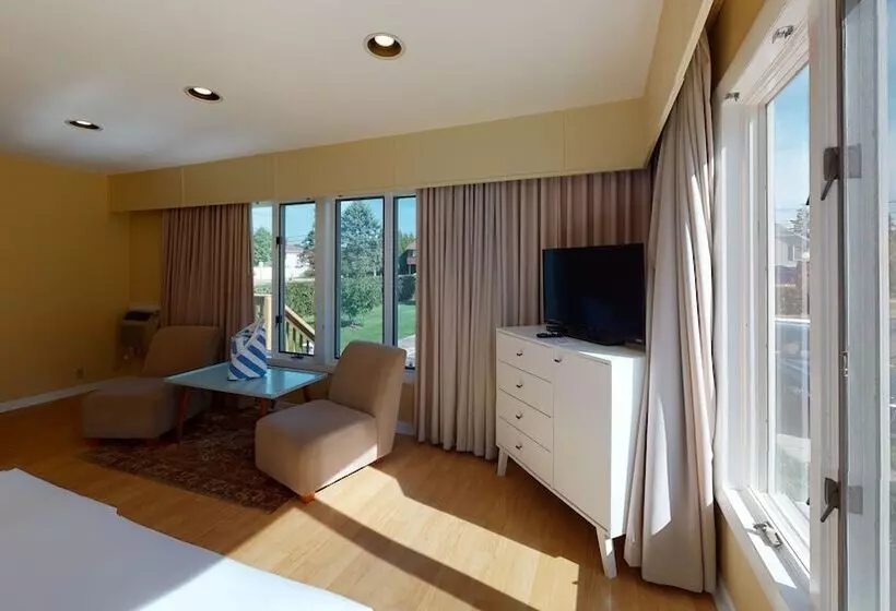 Мотель Breezeway Resort