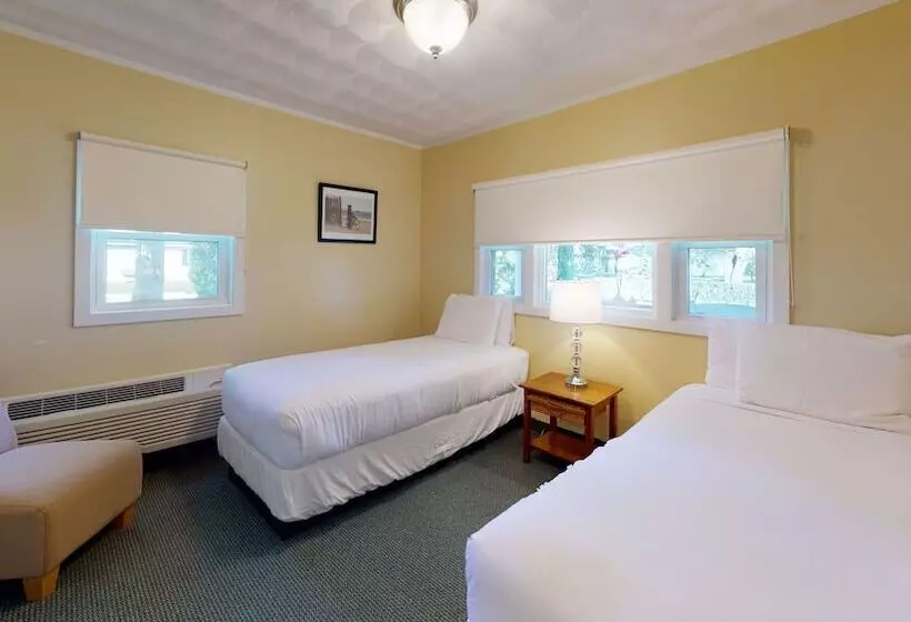 Мотель Breezeway Resort