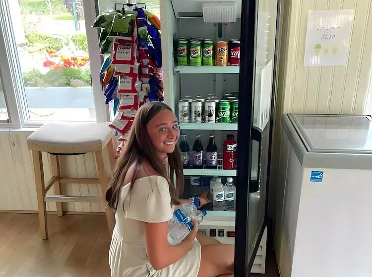 Мотель Breezeway Resort