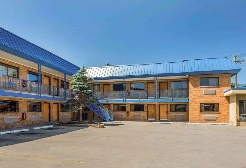 Мотель Rodeway Inn Lyons  La Grange