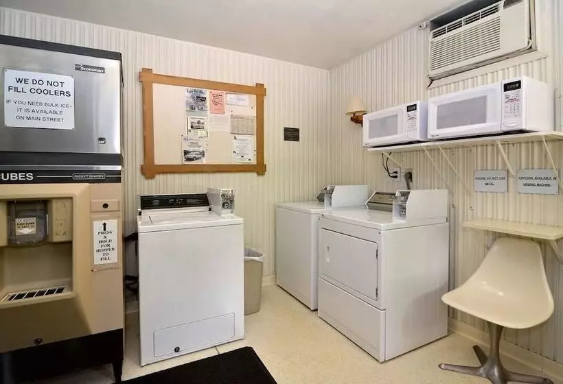 Мотель Ubar Inn & Suites