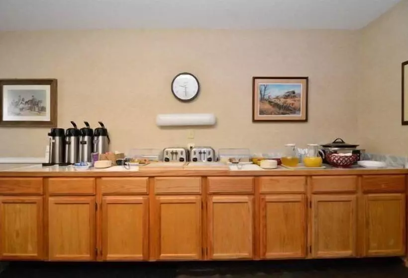 Мотель Ubar Inn & Suites