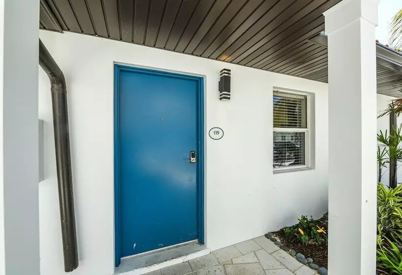 Siesta Key Beach Resort And Suites