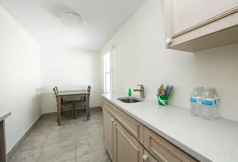 Siesta Key Beach Resort And Suites