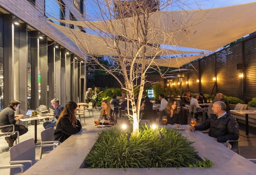 בית מלון כפרי Ola Santiago Providencia, Tapestry Collection By Hilton