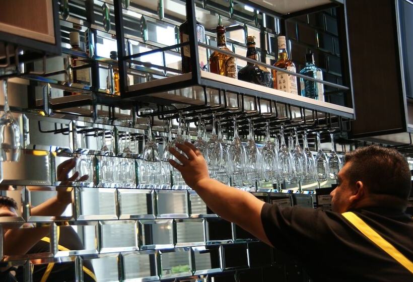 בית מלון כפרי Ola Santiago Providencia, Tapestry Collection By Hilton