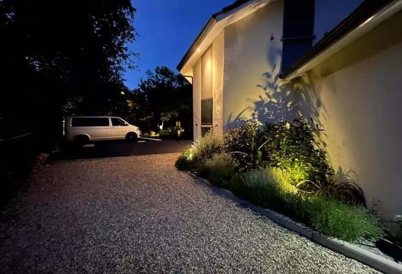 تختخواب و صبحانه Atlanticvilla