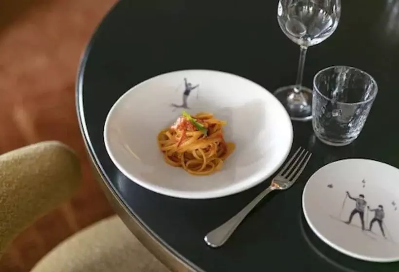 هتل Le Coucou Méribel