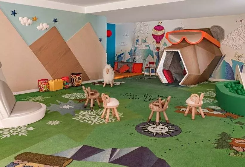 هتل Le Coucou Méribel