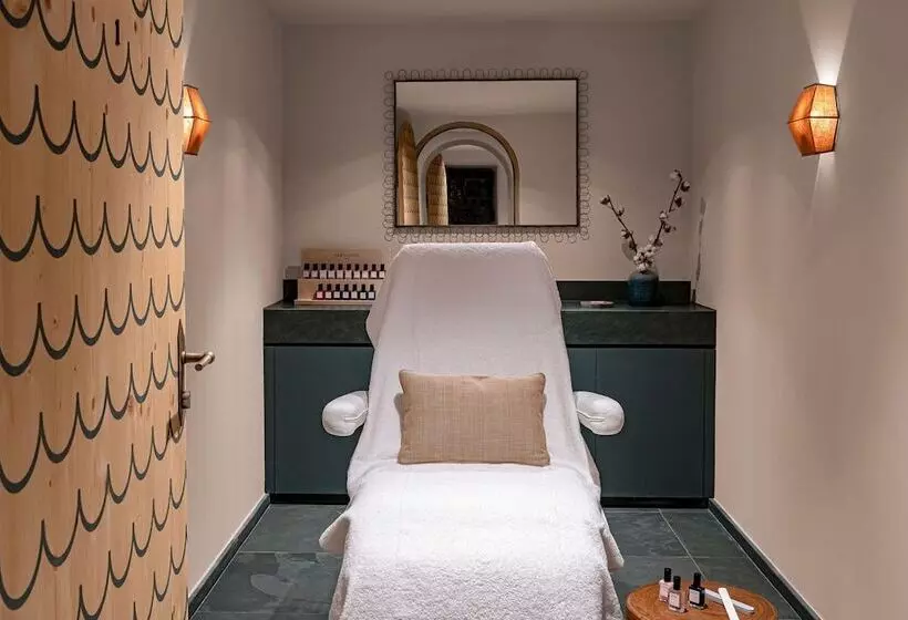 هتل Le Coucou Méribel