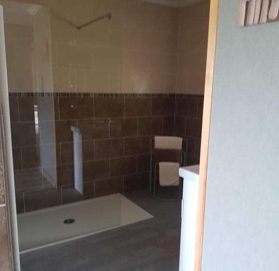 ペンション Les Escargots Du Mont