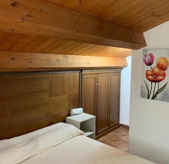 ベッドアンドブレックファースト La Brezza Del Pollino