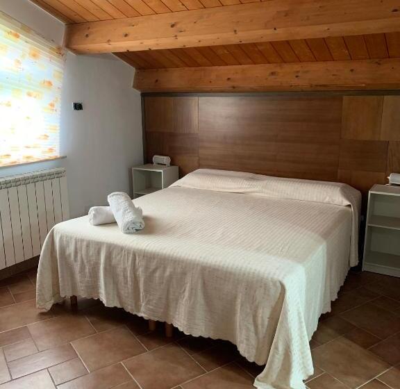 ベッドアンドブレックファースト La Brezza Del Pollino