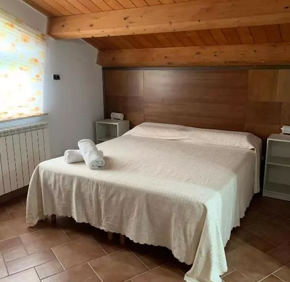 ベッドアンドブレックファースト La Brezza Del Pollino